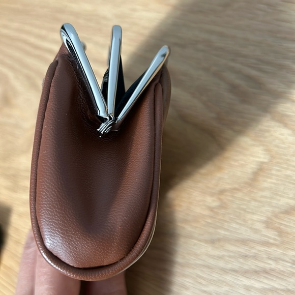 Ladies Buxton Double Pocket Genuine Leather Coin Purse, Tan- gently used - Picture 6 of 11